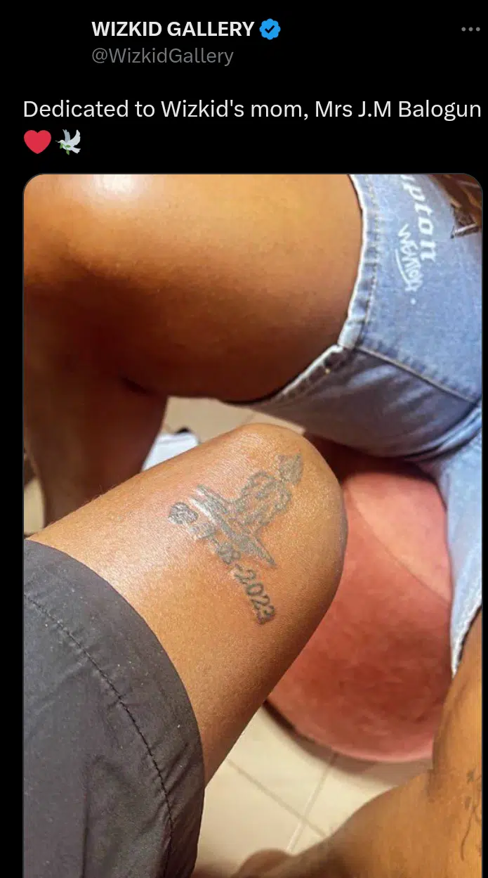 Wizkid’s die hard fan pays tribute to his late mother with a permanent tattoo