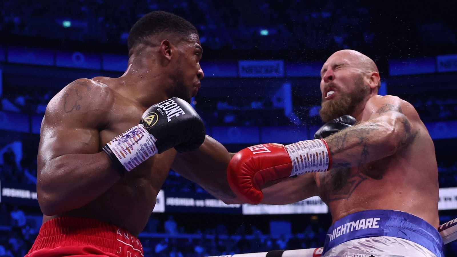 Anthony Joshua knocks out Robert Helenius in Round 7