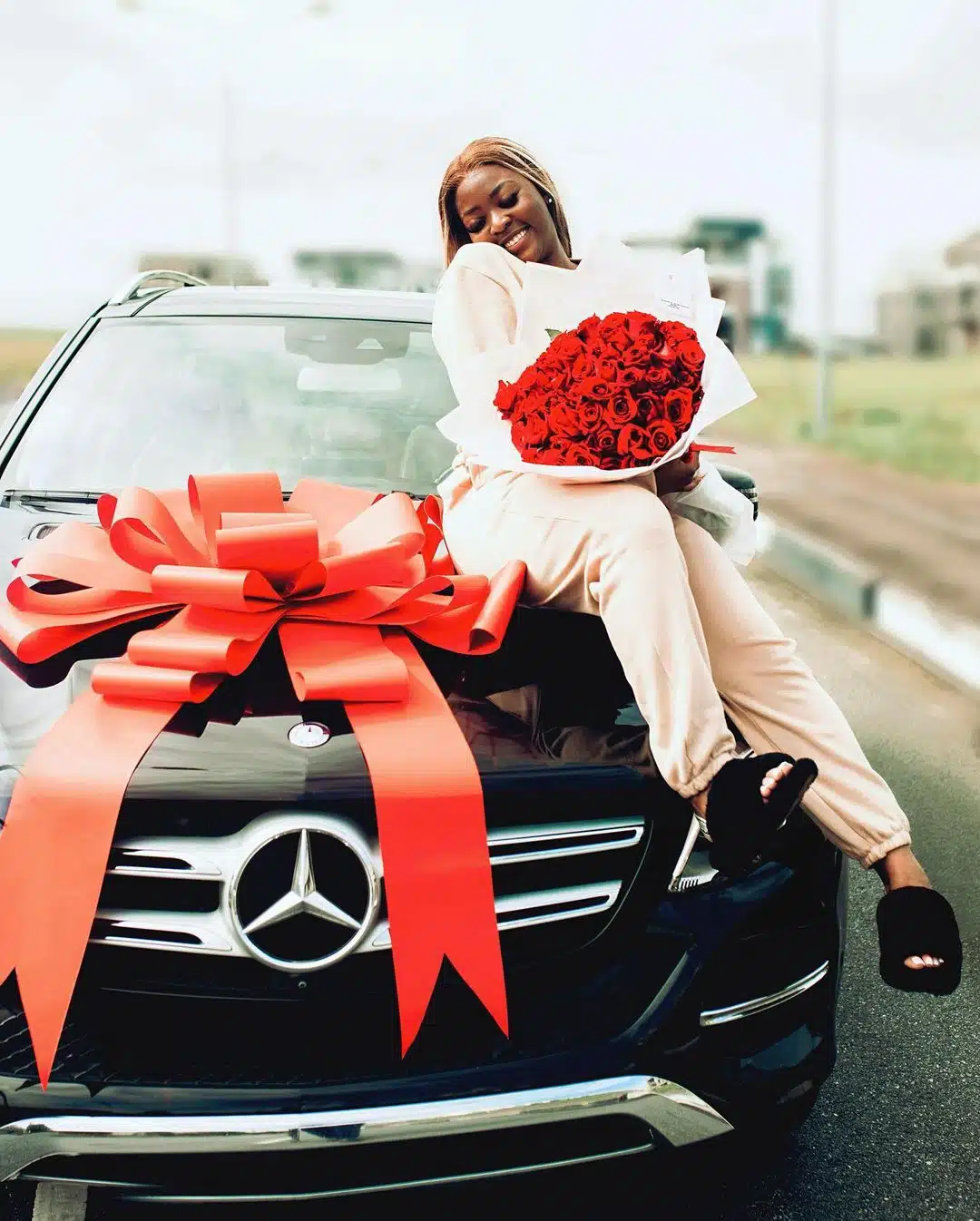 “Happiness wan kee me” – Caramel Plugg declares as she acquires new Mercedes Benz